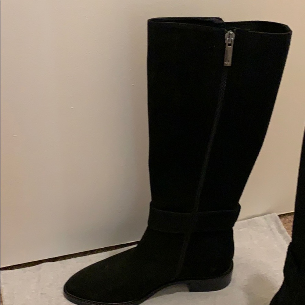 Boots - Picture 3 of 4